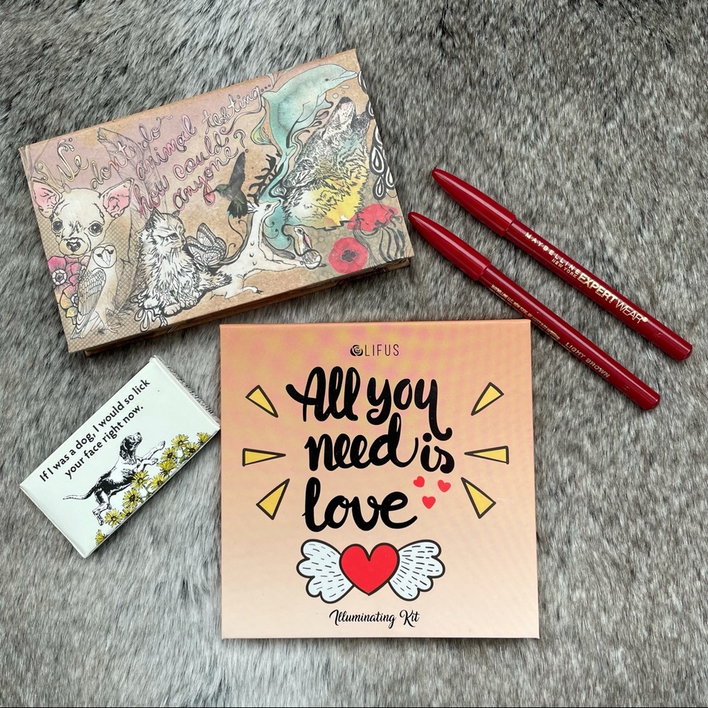 Bundle Urban decay eyeshadow pallet & highlighter
